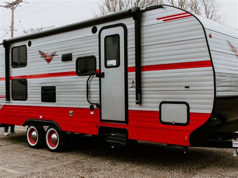 This package comes with off-road tires, 15″ rims, heavy-duty axle, solar panel, and a custom, rear aluminum cage. . Riverside retro travel trailer reviews
